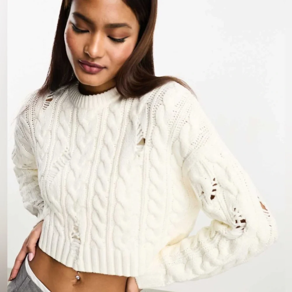 Bershka ripped extra long sleeve sweater size small - Picture 2 of 7